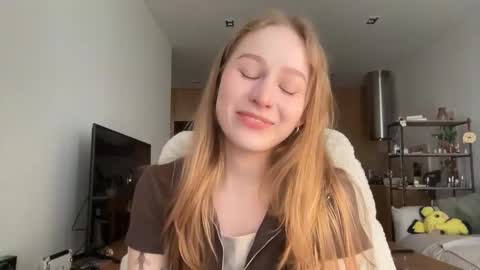 Alisa online show from 09/24/25, 06:50