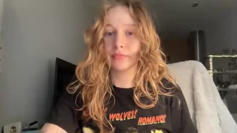 Snapshot of whoisalisa chatting on 07/19/26, 05:33 Alisa online show from 07/19/26, 05:33