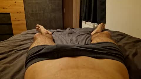 whoknowssomeone online show from 02/17/25, 09:41