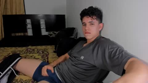 whos_he online show from 12/02/25, 10:16