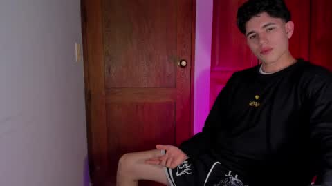 whos_he online show from 01/11/26, 11:54