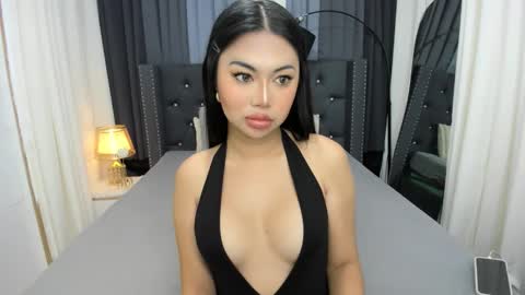 Sofia online show from 11/18/25, 05:23