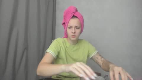 Veronica online show from 03/03/26, 07:42