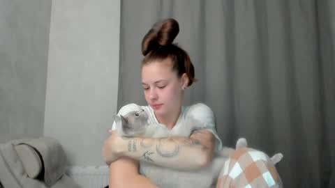 Veronica online show from 04/12/26, 06:57