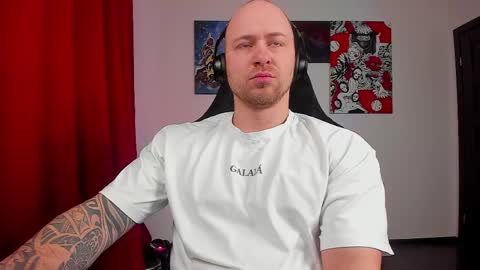 Snapshot of why_you_so_serious chatting on 04/25/26, 03:20 VI online show from 04/25/26, 03:20