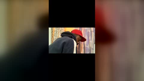 Snapshot of whyou12 chatting on 11/25/25, 06:08 whyou12 online show from 11/25/25, 06:08