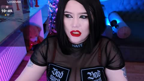 Laura  online show from 02/11/25, 06:30