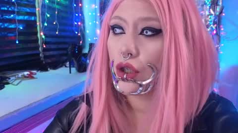 Laura  online show from 03/02/25, 05:44