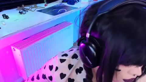 Laura  online show from 03/05/25, 05:07