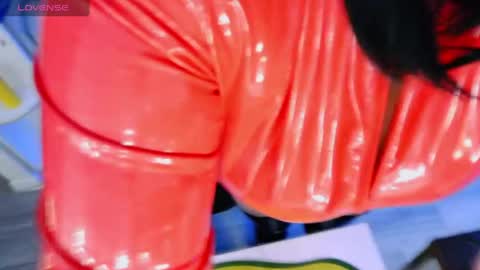 Snapshot of wickedxqueen chatting on 04/05/26, 09:12 Laura online show from 04/05/26, 09:12