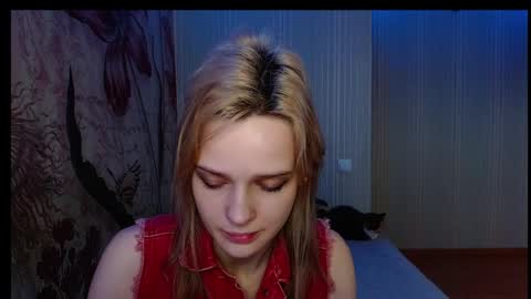 Victoria online show from 09/28/25, 04:51