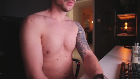 Snapshot of wiesiek0809 chatting on 01/10/25, 10:17 NiceeeCock online show from 01/10/25, 10:17