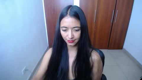 Ilauren online show from 01/07/25, 02:41