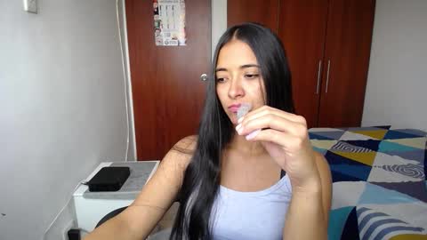 Ilauren online show from 02/12/26, 07:31