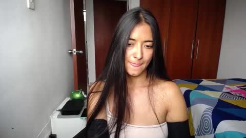 Ilauren online show from 03/23/26, 11:47