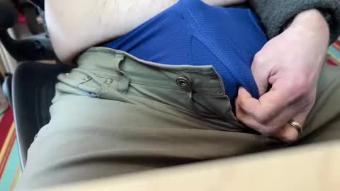 Snapshot of wiggo8 chatting on 02/17/25, 05:21 HornDawg online show from 02/17/25, 05:21