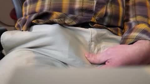 Snapshot of wiggo8 chatting on 01/13/26, 03:17 HornDawg online show from 01/13/26, 03:17