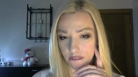 Snapshot of wild_silk_desire chatting on 01/31/25, 11:35 Alina online show from 01/31/25, 11:35