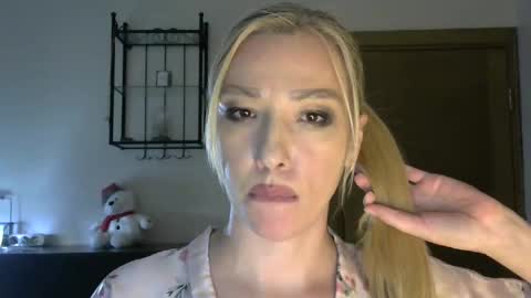 Snapshot of wild_silk_desire chatting on 02/07/25, 05:18 Alina online show from 02/07/25, 05:18