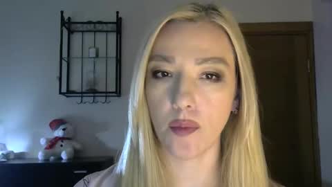 Snapshot of wild_silk_desire chatting on 02/16/25, 11:59 Alina online show from 02/16/25, 11:59