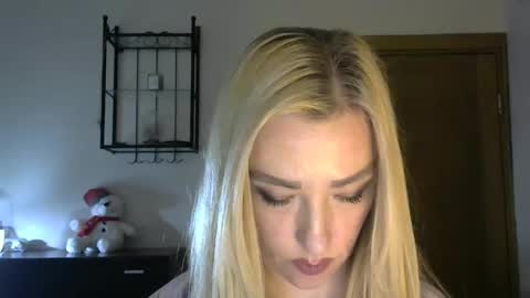 Snapshot of wild_silk_desire chatting on 02/19/25, 02:34 Alina online show from 02/19/25, 02:34