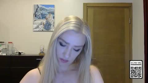 Snapshot of wild_silk_desire chatting on 09/12/25, 12:49 Alina online show from 09/12/25, 12:49
