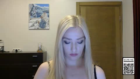 Snapshot of wild_silk_desire chatting on 09/14/25, 12:59 Alina online show from 09/14/25, 12:59