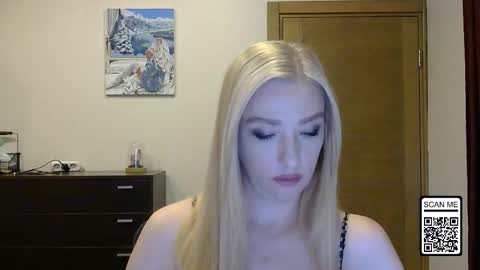 Snapshot of wild_silk_desire chatting on 09/15/25, 12:49 Alina online show from 09/15/25, 12:49