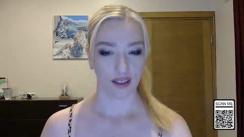 Snapshot of wild_silk_desire chatting on 09/20/25, 01:01 Alina online show from 09/20/25, 01:01