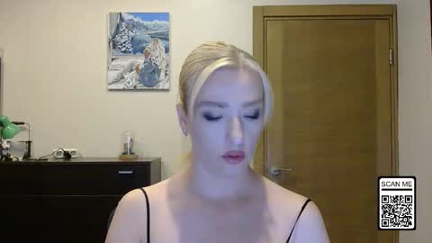 Snapshot of wild_silk_desire chatting on 09/21/25, 12:51 Alina online show from 09/21/25, 12:51