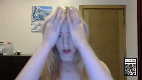 Snapshot of wild_silk_desire chatting on 09/22/25, 01:02 Alina online show from 09/22/25, 01:02