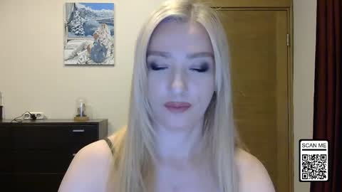 Snapshot of wild_silk_desire chatting on 09/29/25, 02:33 Alina online show from 09/29/25, 02:33