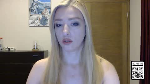 Snapshot of wild_silk_desire chatting on 10/06/25, 01:08 Alina online show from 10/06/25, 01:08