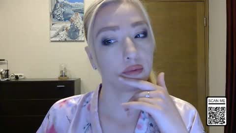 Snapshot of wild_silk_desire chatting on 10/11/25, 02:04 Alina online show from 10/11/25, 02:04
