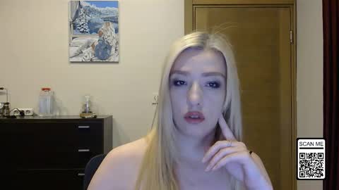 Snapshot of wild_silk_desire chatting on 10/13/25, 01:33 Alina online show from 10/13/25, 01:33
