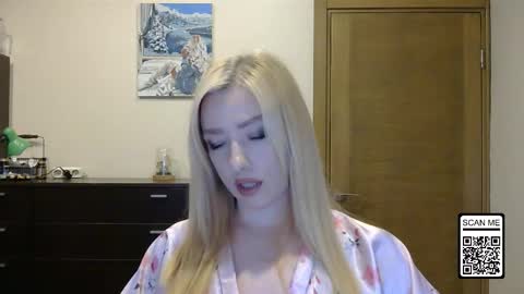 Snapshot of wild_silk_desire chatting on 10/18/25, 02:18 Alina online show from 10/18/25, 02:18