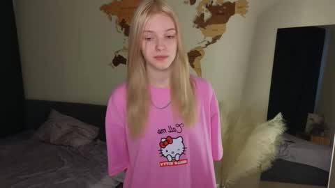 Snapshot of wildadearborn chatting on 02/21/25, 09:13 Ava online show from 02/21/25, 09:13