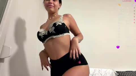 Mia online show from 12/15/25, 04:11