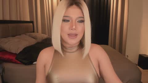 Snapshot of wildbelladonnats chatting on 12/06/24, 02:35 BELLA online show from 12/06/24, 02:35