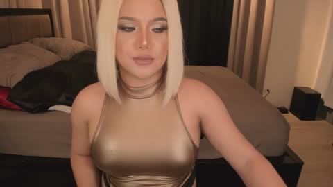 Snapshot of wildbelladonnats chatting on 12/06/24, 05:42 BELLA online show from 12/06/24, 05:42