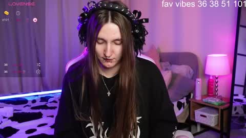 .. alice .. online show from 05/10/26, 04:39