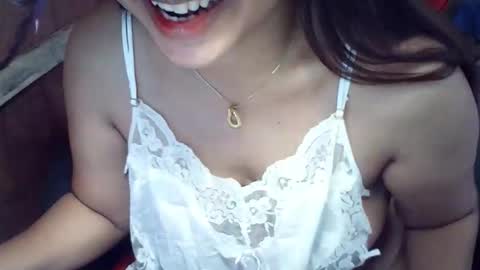 Snapshot of wildflower2006 chatting on 09/18/25, 12:01 wildflower2006 online show from 09/18/25, 12:01