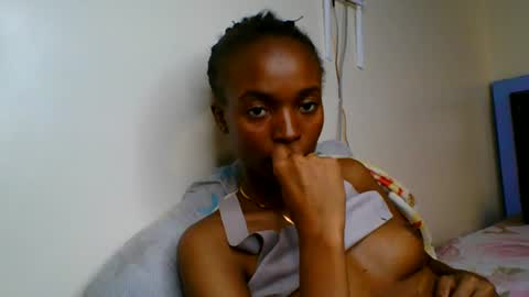 Snapshot of wildflowr chatting on 07/06/26, 05:48 wildflowr online show from 07/06/26, 05:48