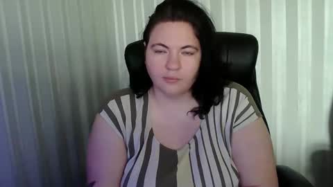 Snapshot of wildpanthers chatting on 11/17/25, 08:31 wildpanthers online show from 11/17/25, 08:31