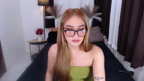 Snapshot of wildsassy0719 chatting on 01/05/25, 11:44 shea online show from 01/05/25, 11:44