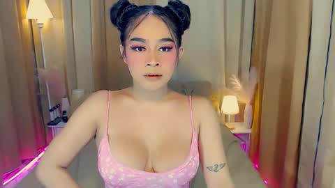 Snapshot of wildsassy0719 chatting on 10/22/25, 04:02 shea online show from 10/22/25, 04:02