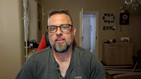 Snapshot of wilhelmus3 chatting on 05/14/26, 02:46 wilhelmus3 online show from 05/14/26, 02:46