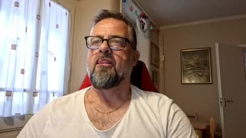 Snapshot of wilhelmus3 chatting on 07/08/26, 01:04 wilhelmus3 online show from 07/08/26, 01:04