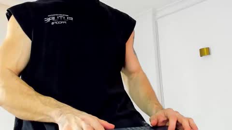 Snapshot of will_ferrari300 chatting on 12/19/25, 06:31 will_ferrari300 online show from 12/19/25, 06:31