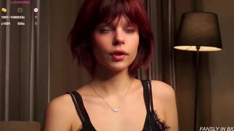 Eva online show from 11/15/25, 11:07